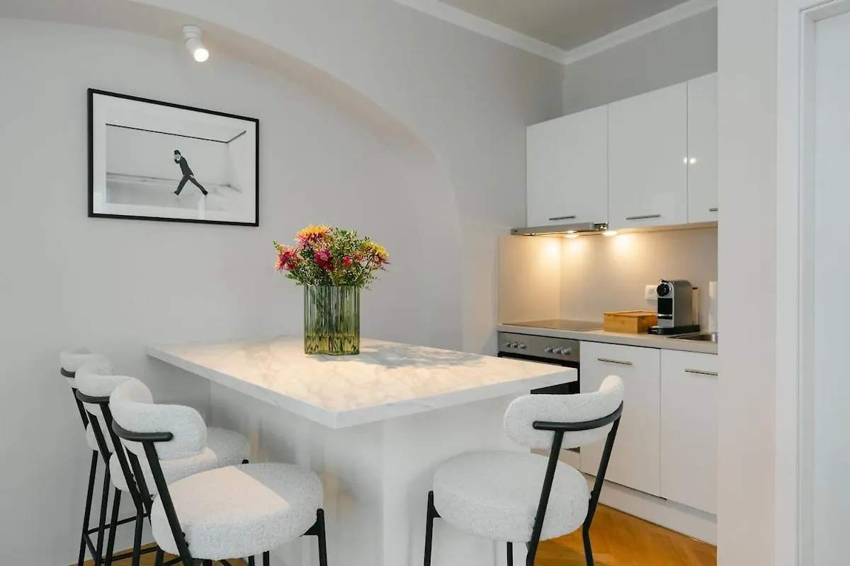 Apartment Boutique Apt For 4-6 At Mq Vienna Austria