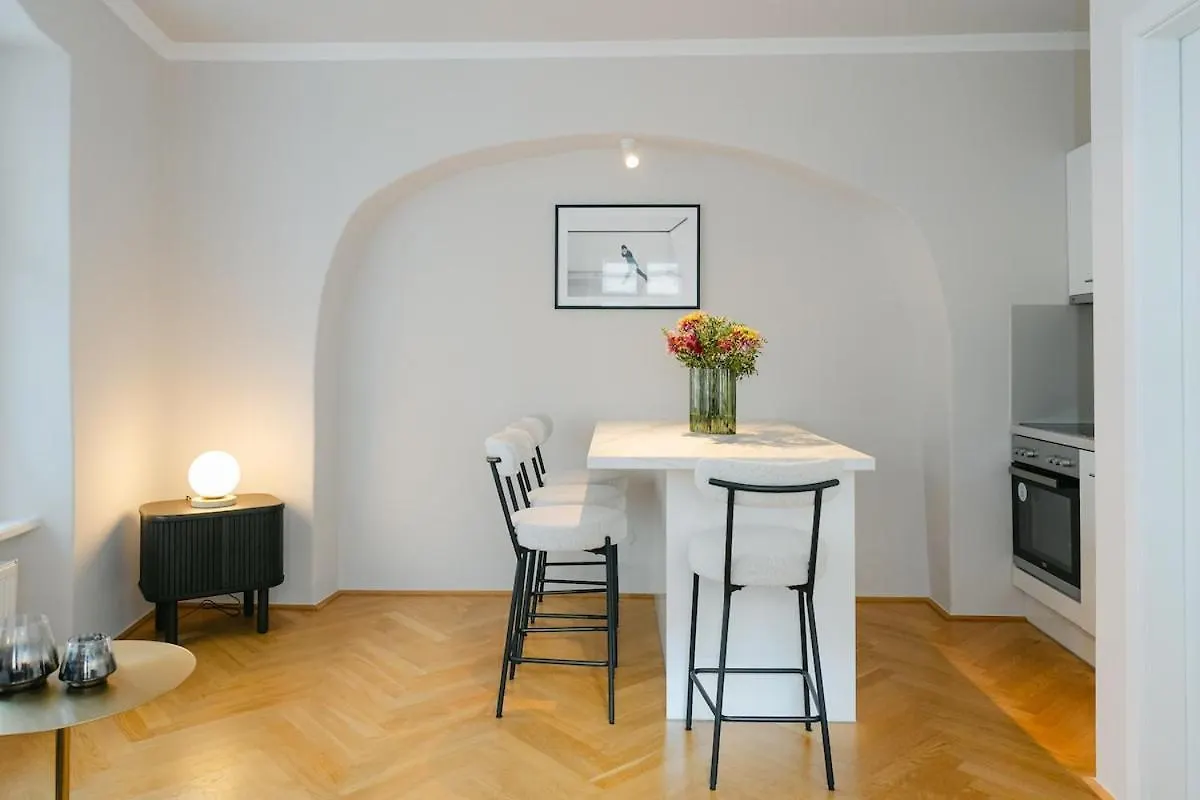Boutique Apt For 4-6 At Mq Vienna Apartment