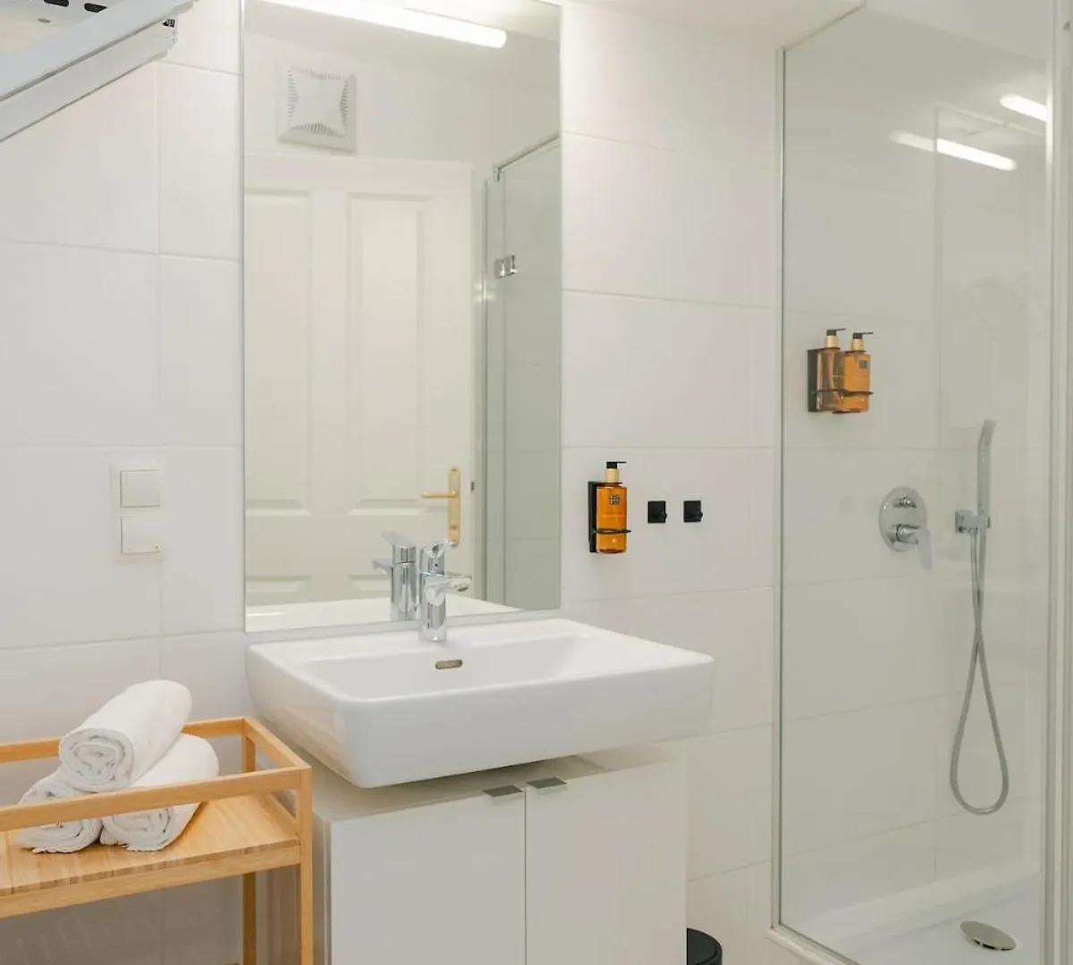 Boutique Apt For 4-6 At Mq Vienna 0*,