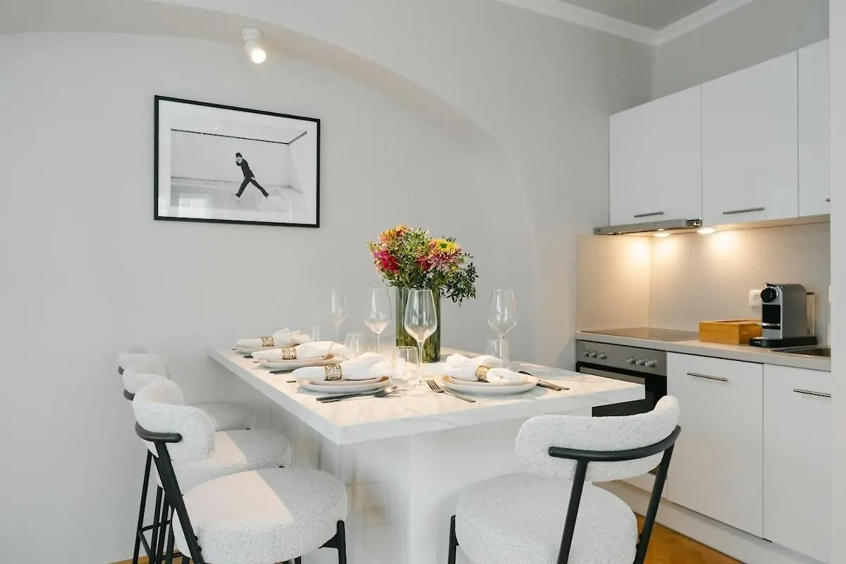 Boutique Apt For 4-6 At Mq Vienna Apartment
