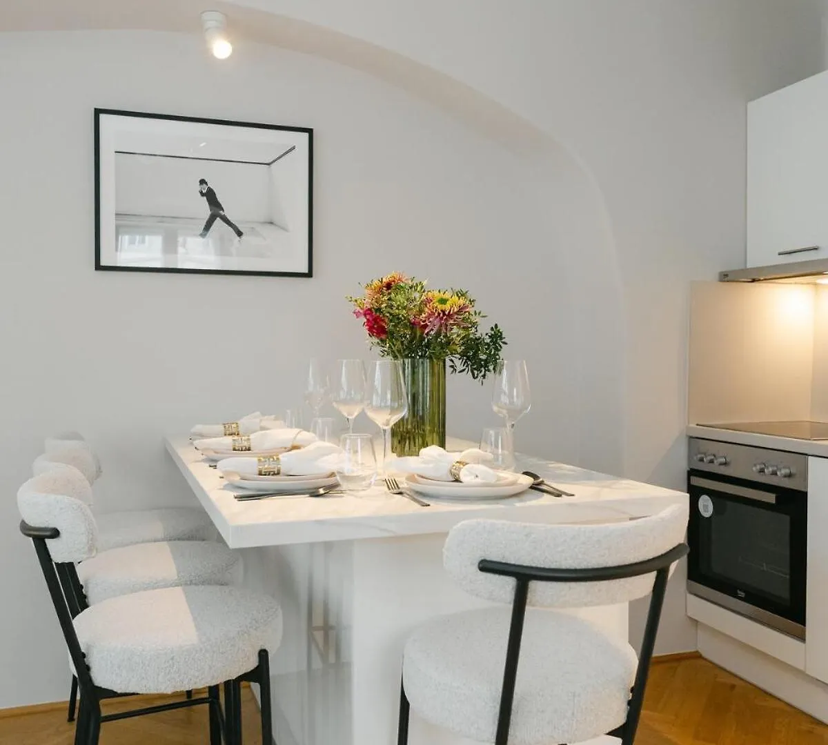 Boutique Apt For 4-6 At Mq Vienna 0*,